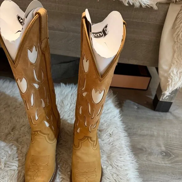 Brand New Justin Boots - Picture 2 of 3